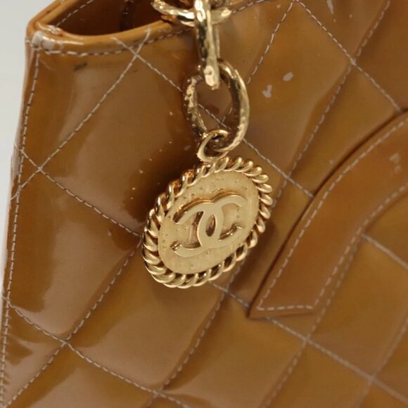CHANEL Matelasse Reprint Tote Bag Patent leather Yellow Gold CC Auth 124110 - Picture 8 of 16
